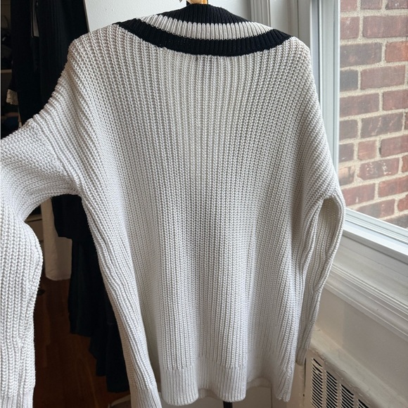 H&M V-Neck Sweater in White and Black - Picture 5 of 7